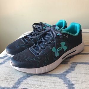 Women’s size 8 Under Armour Sneakers
